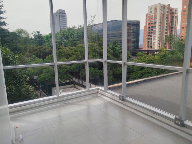 Oficina en arriendo en El Diamante No. 2, Medellín, 94 m² · foto 11 de 18