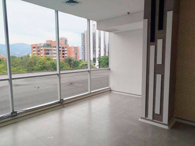 Oficina en arriendo en El Diamante No. 2, Medellín, 94 m² · foto 15 de 18