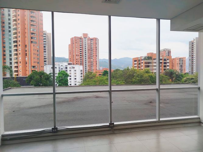 Oficina en arriendo en El Diamante No. 2, Medellín, 94 m² · foto 18 de 18
