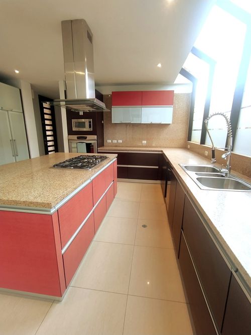 Casa en venta en San Jose De Bavaria, Bogotá · foto 10 de 24