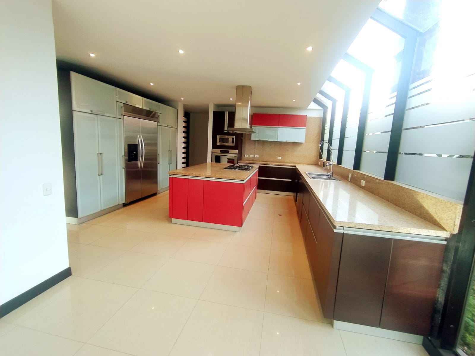 Casa en venta en San Jose De Bavaria, Bogotá · foto 8 de 24