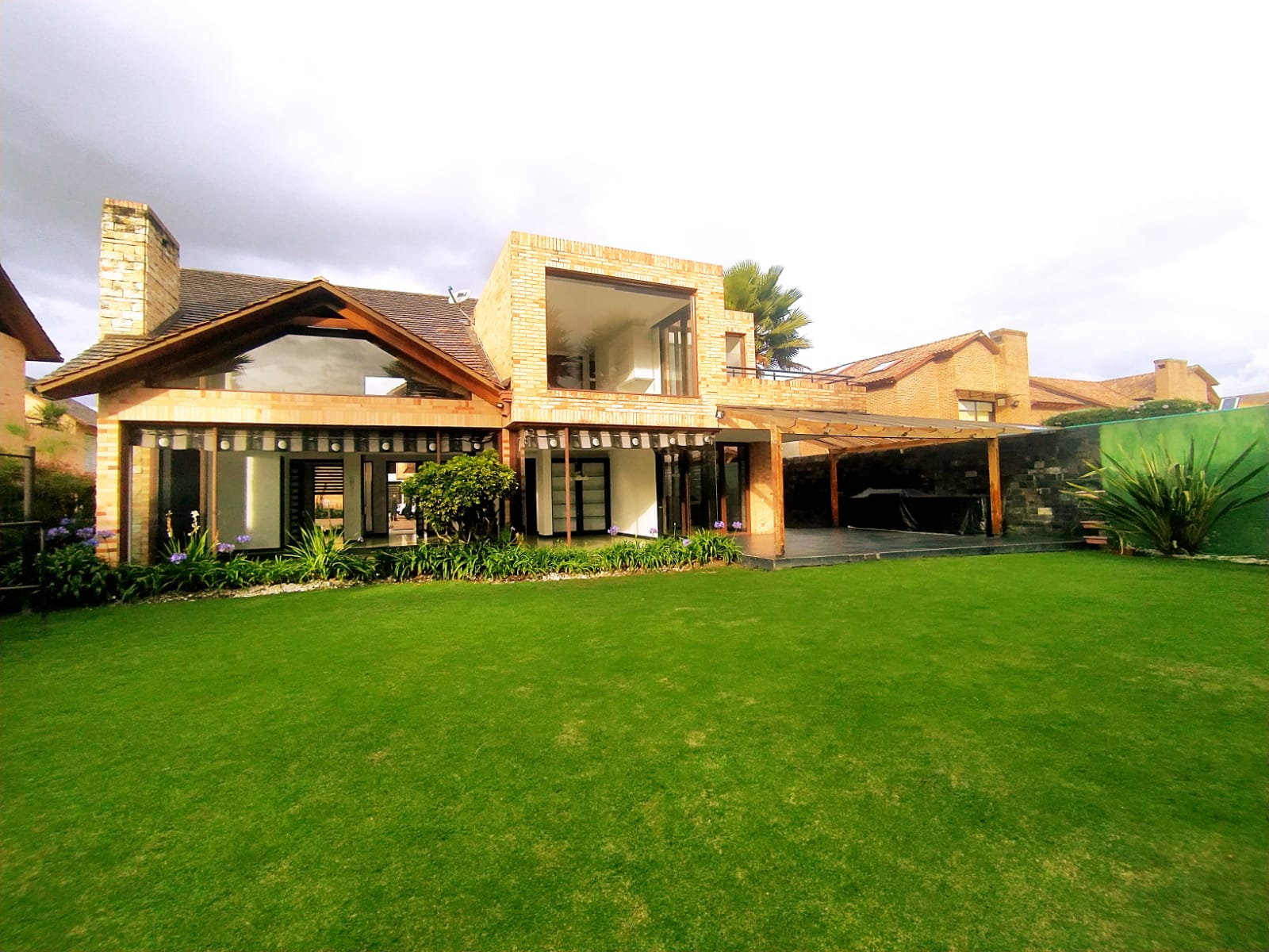 Casa en venta en San Jose De Bavaria, Bogotá · foto 2 de 24