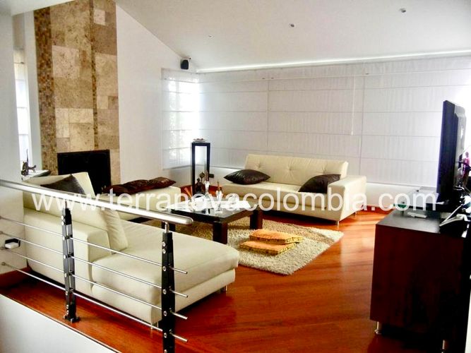 Casa de 5 alcobas en venta en Sotileza, Bogotá, 400 m² · foto 3 de 20