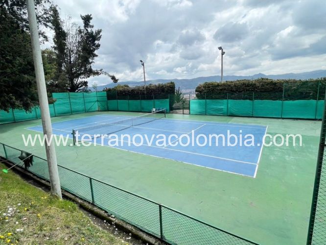 Casa de 5 alcobas en venta en Sotileza, Bogotá, 400 m² · foto 19 de 20