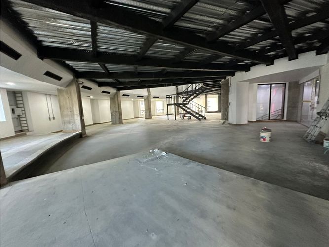 Local en arriendo en Patio Bonito, Medellín, 728 m² · foto 3 de 13