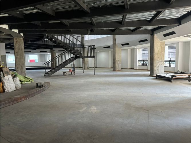 Local en arriendo en Patio Bonito, Medellín, 728 m² · foto 12 de 13