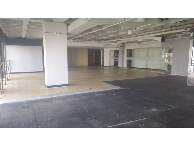 Local en arriendo en El Poblado, Medellín, 1822 m² · foto 6 de 16