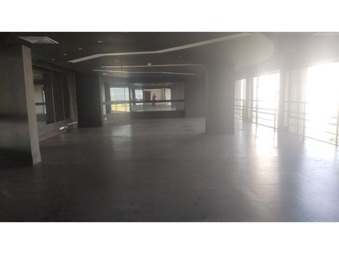 Local en arriendo en El Poblado, Medellín, 1822 m² · foto 9 de 16
