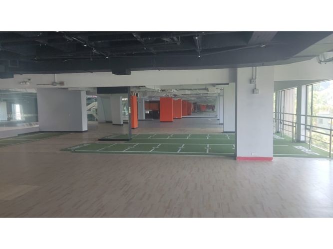 Local en arriendo en El Poblado, Medellín, 1822 m² · foto 10 de 16