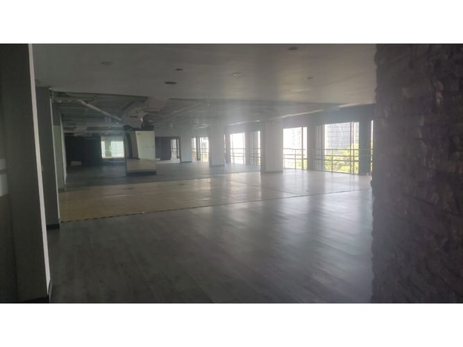 Local en arriendo en El Poblado, Medellín, 1822 m² · foto 12 de 16
