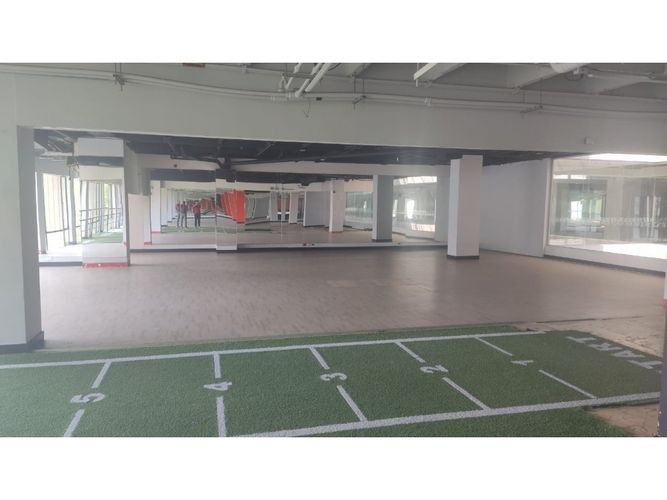 Local en arriendo en El Poblado, Medellín, 1822 m² · foto 13 de 16