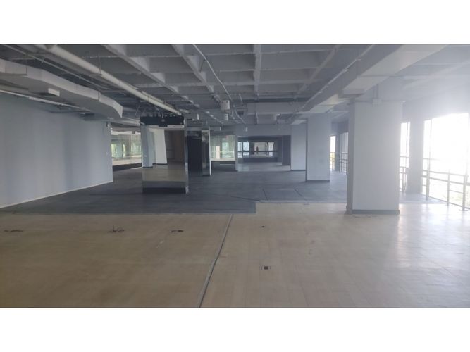 Local en arriendo en El Poblado, Medellín, 1822 m² · foto 15 de 16
