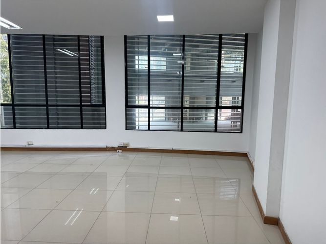 Local en arriendo en El Poblado, Medellín, 46 m² · foto 8 de 9