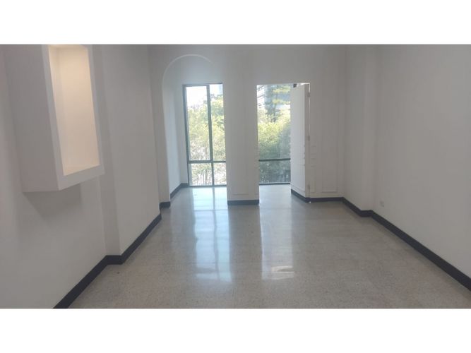 Local en arriendo en El Poblado, Medellín, 35 m² · foto 5 de 6