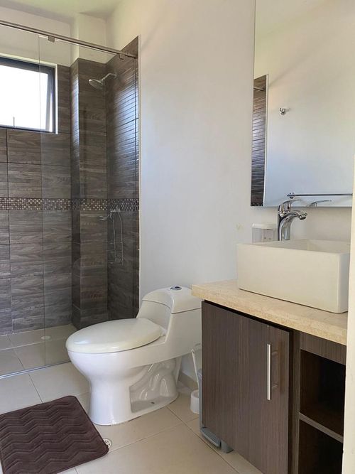 Casa de 4 alcobas en venta en Ricaurte, 423 m² · foto 12 de 23