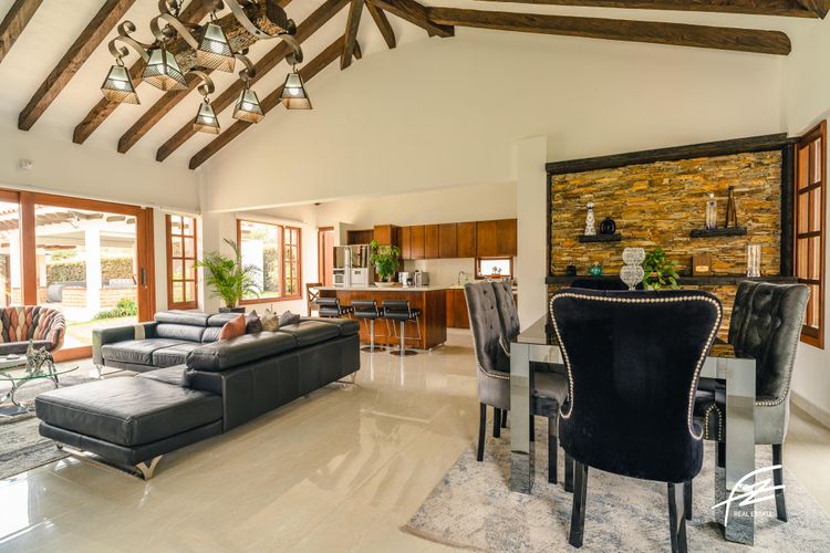 Casa de 8 alcobas en venta en El Tambo, La Ceja, 605 m² · foto 5 de 19