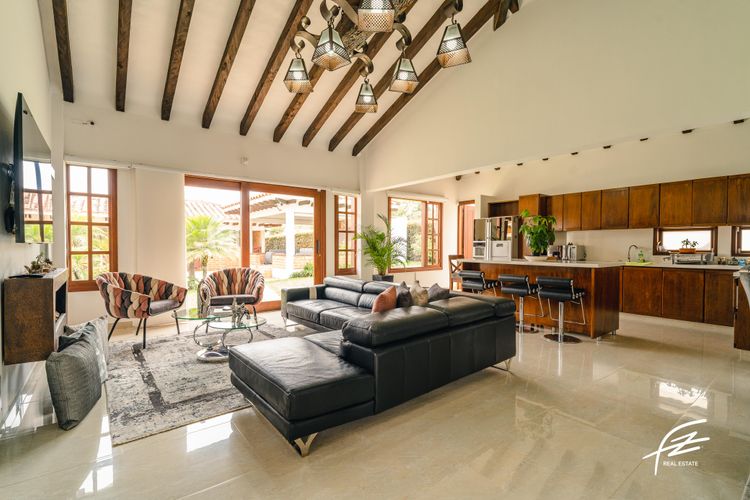 Casa de 8 alcobas en venta en El Tambo, La Ceja, 605 m² · foto 7 de 19