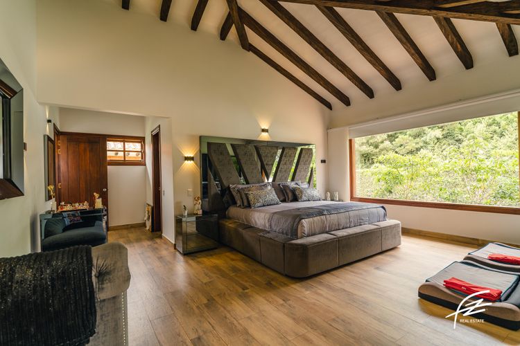 Casa de 8 alcobas en venta en El Tambo, La Ceja, 605 m² · foto 12 de 19