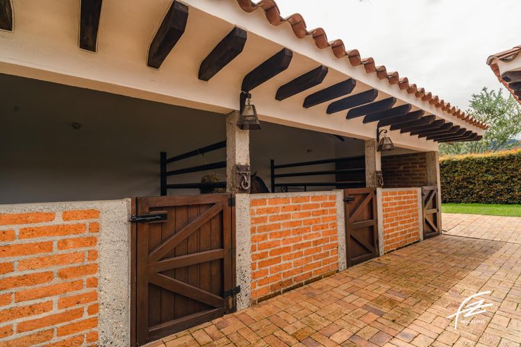 Casa de 8 alcobas en venta en El Tambo, La Ceja, 605 m² · foto 17 de 19