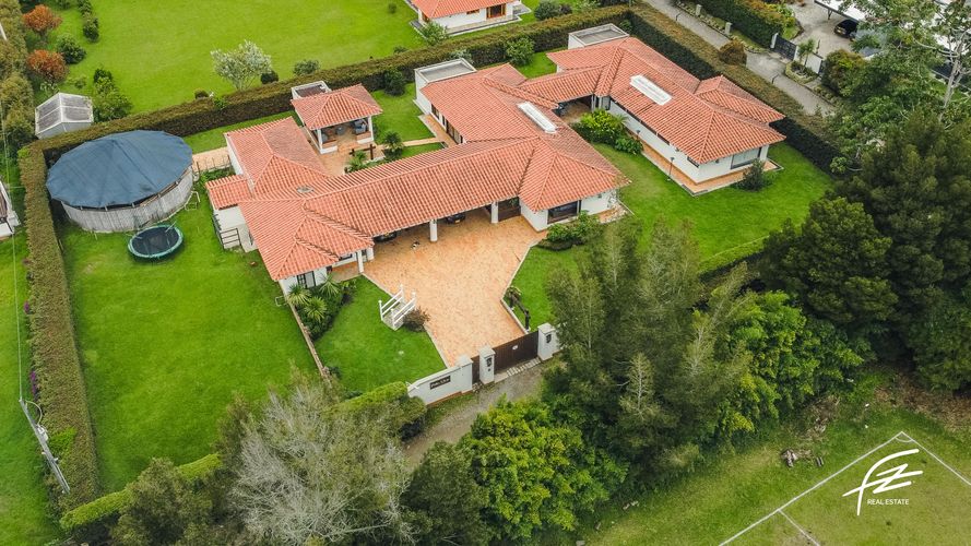 Casa de 8 alcobas en venta en El Tambo, La Ceja, 605 m² · foto 19 de 19
