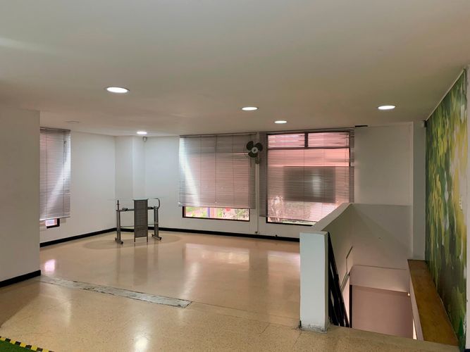 Oficina en arriendo en Patio Bonito, Medellín, 130 m² · foto 5 de 9