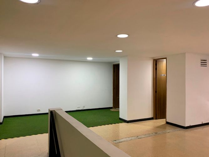 Oficina en arriendo en Patio Bonito, Medellín, 90 m² · foto 4 de 9
