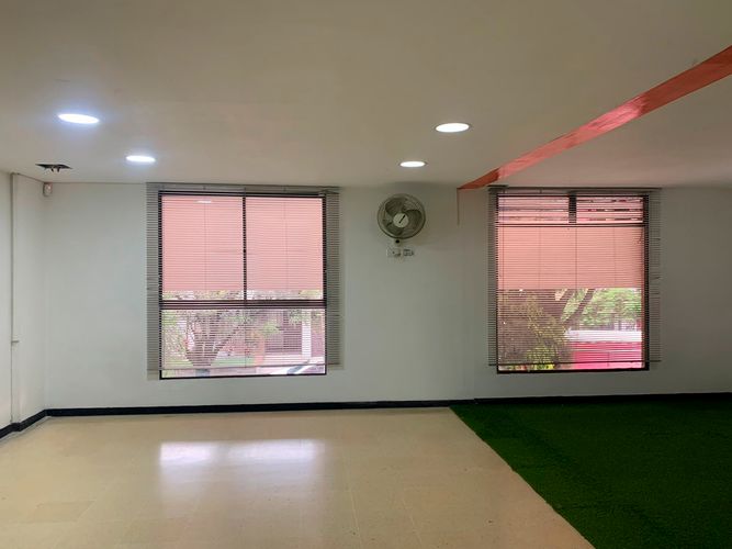 Oficina en arriendo en Patio Bonito, Medellín, 90 m² · foto 8 de 9