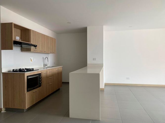 Apartamento de 2 alcobas en arriendo en Loma Del Escobero, Envigado, 86 m² · foto 7 de 16