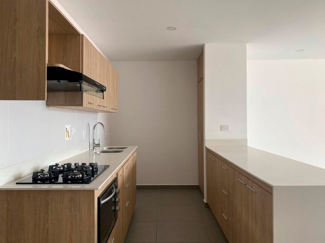 Apartamento de 2 alcobas en arriendo en Loma Del Escobero, Envigado, 86 m² · foto 6 de 16
