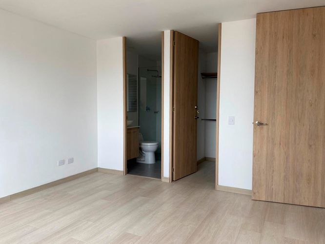 Apartamento de 2 alcobas en arriendo en Loma Del Escobero, Envigado, 86 m² · foto 11 de 16