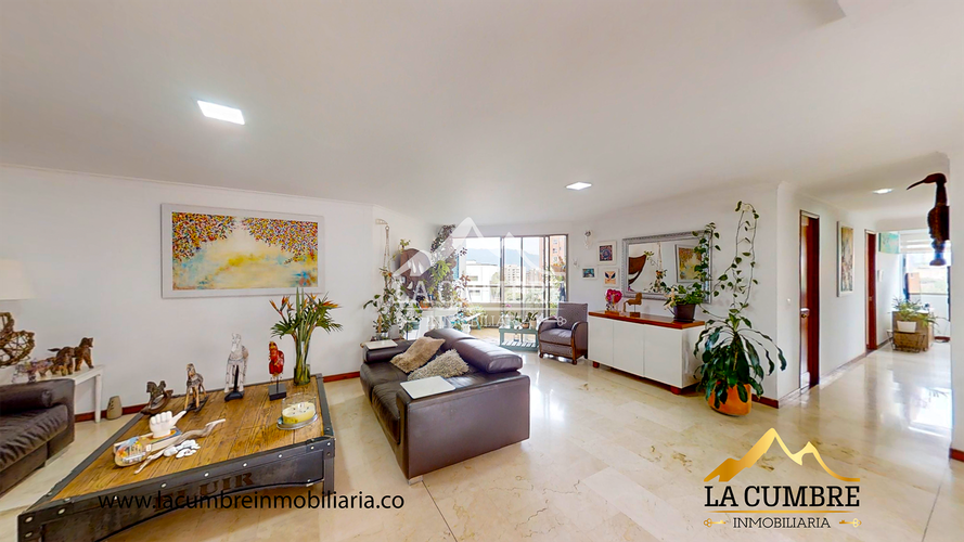 Apartamento de 3 alcobas en arriendo en Los Balsos, Medellín, 147 m² · foto 3 de 16