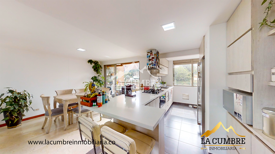 Apartamento de 3 alcobas en arriendo en Los Balsos, Medellín, 147 m² · foto 6 de 16