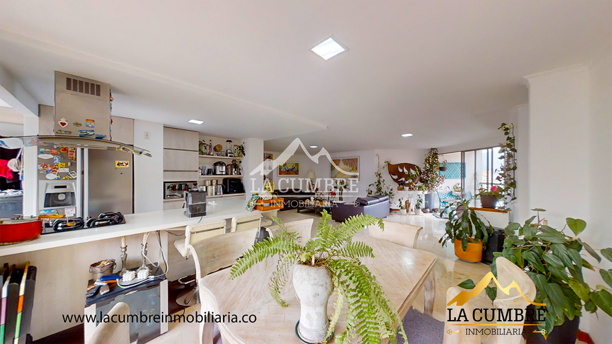 Apartamento de 3 alcobas en arriendo en Los Balsos, Medellín, 147 m² · foto 7 de 16
