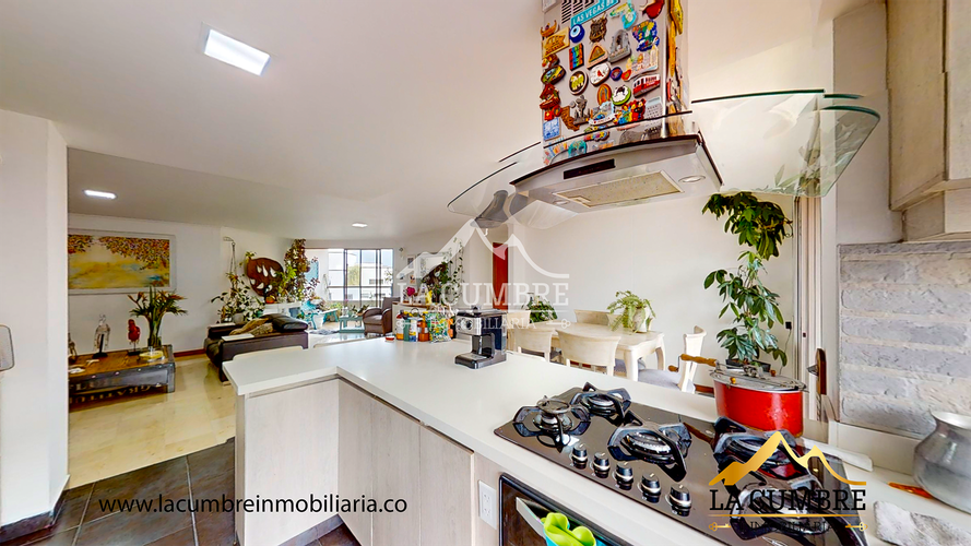Apartamento de 3 alcobas en arriendo en Los Balsos, Medellín, 147 m² · foto 8 de 16