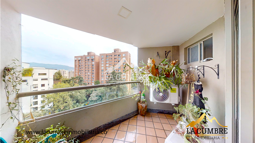 Apartamento de 3 alcobas en arriendo en Los Balsos, Medellín, 147 m² · foto 9 de 16