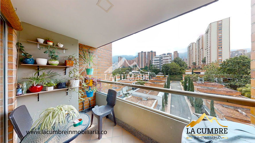 Apartamento de 3 alcobas en arriendo en Los Balsos, Medellín, 147 m² · foto 10 de 16