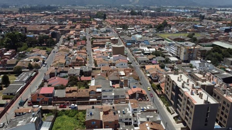 Lote en venta en Laura Vicuña, Chía, 1605 m² · foto 4 de 6