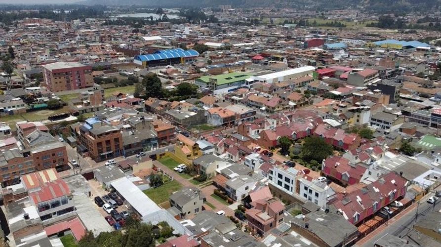 Lote en venta en Laura Vicuña, Chía, 1605 m² · foto 6 de 6