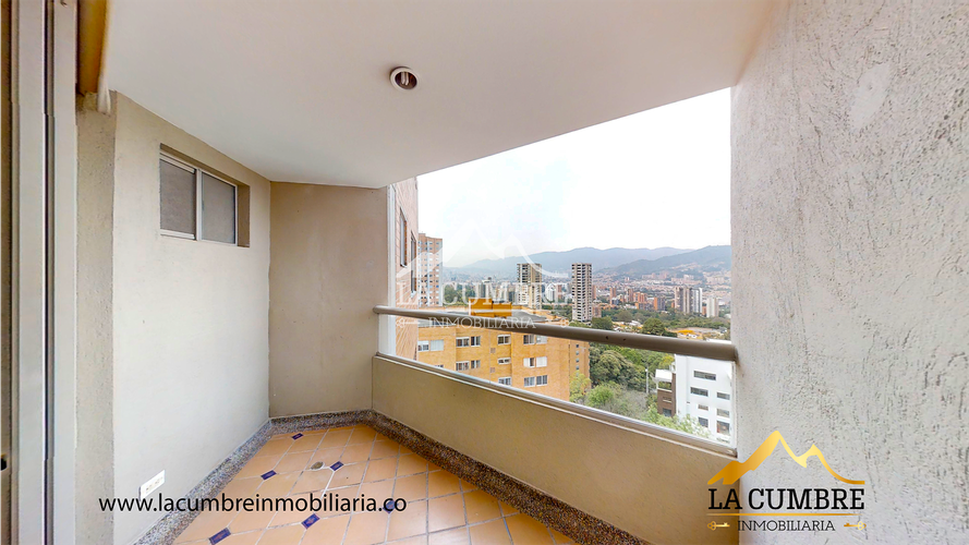 Apartamento de 3 alcobas en arriendo en Los Balsos, Medellín, 160 m² · foto 4 de 13