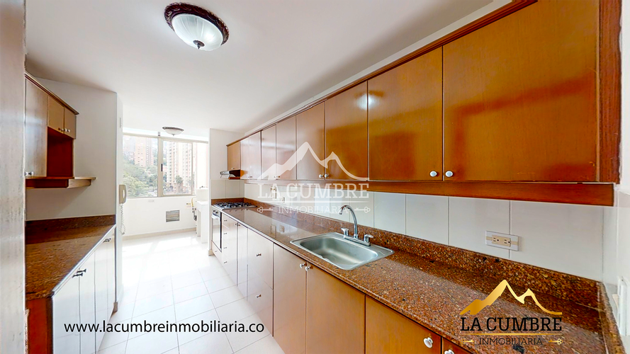 Apartamento de 3 alcobas en arriendo en Los Balsos, Medellín, 160 m² · foto 5 de 13