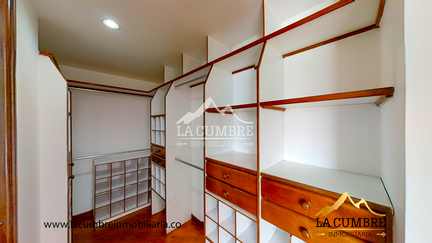 Apartamento de 3 alcobas en arriendo en Los Balsos, Medellín, 160 m² · foto 9 de 13