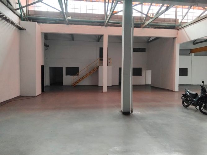 Bodega en arriendo en Laureles, Medellín, 678 m² · foto 3 de 18