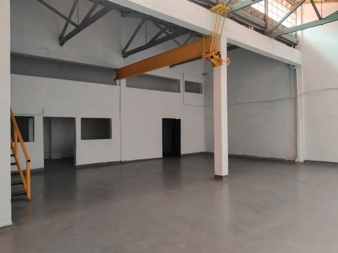 Bodega en arriendo en Laureles, Medellín, 678 m² · foto 10 de 18