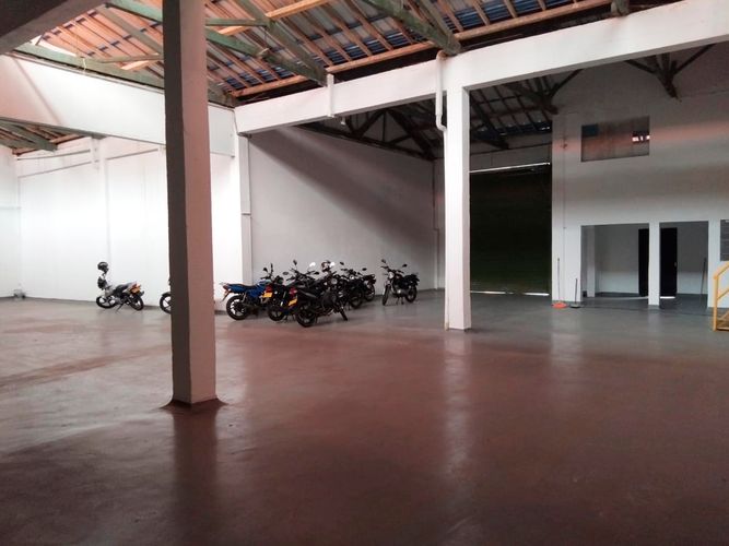 Bodega en arriendo en Laureles, Medellín, 678 m² · foto 11 de 18