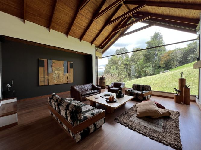 Casa de 4 alcobas en venta en Aposentos, Sopó, 300 m² · foto 2 de 20