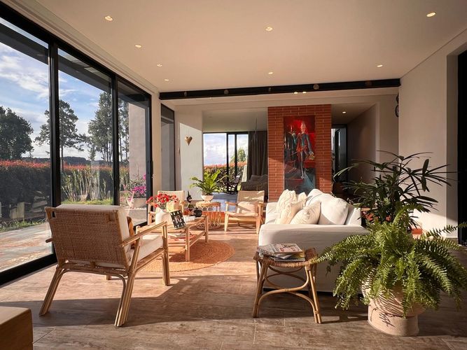 Casa de 3 alcobas en venta en Loma Del Chocho, Envigado, 370 m² · foto 4 de 19