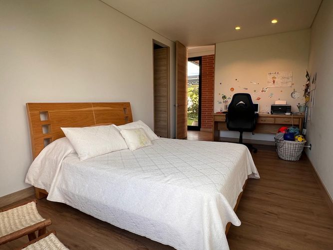 Casa de 3 alcobas en venta en Loma Del Chocho, Envigado, 370 m² · foto 8 de 19