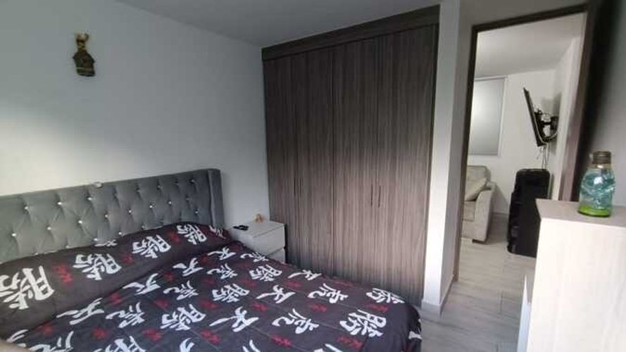 Apartamento de 3 alcobas en venta en Cr. Los Arroyuelos, Ibagué, 87 m² · foto 13 de 19