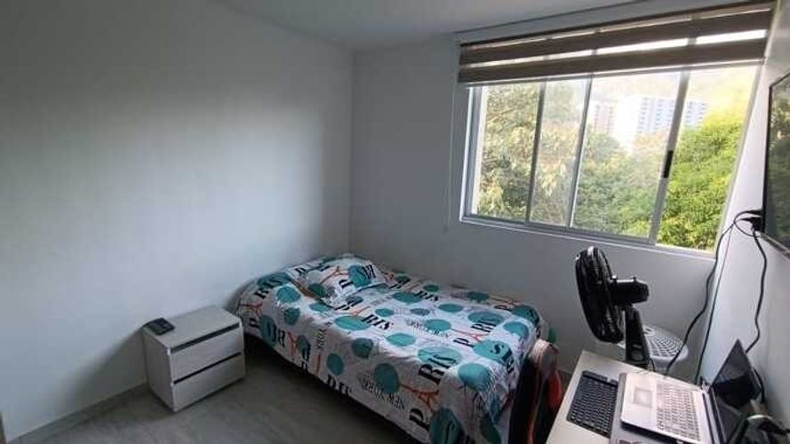 Apartamento de 3 alcobas en venta en Cr. Los Arroyuelos, Ibagué, 87 m² · foto 15 de 19