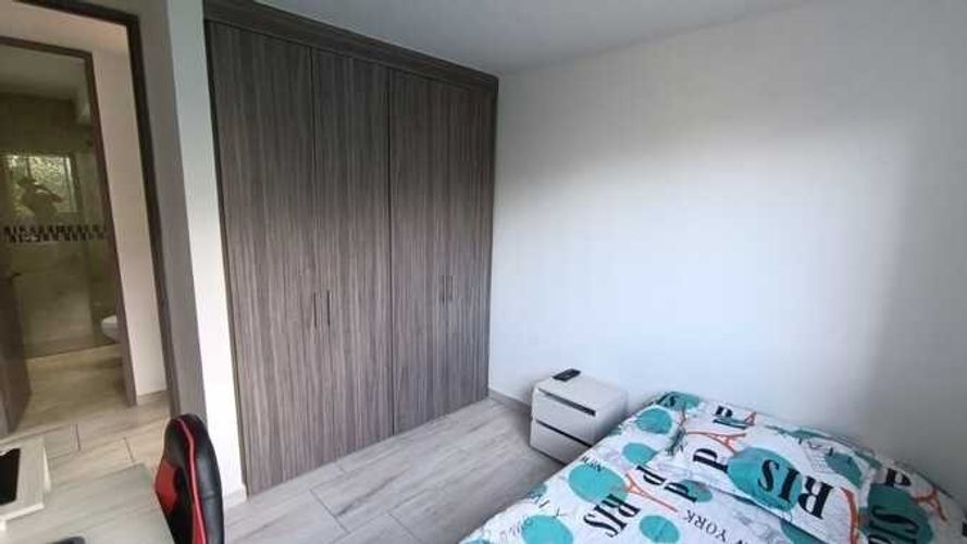 Apartamento de 3 alcobas en venta en Cr. Los Arroyuelos, Ibagué, 87 m² · foto 16 de 19